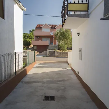 Apartament With A Parking Space Maslenica, Novigrad - 11384 *